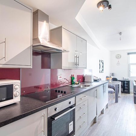 The Heart Of Huddersfield Hideaway Apartman Kültér fotó