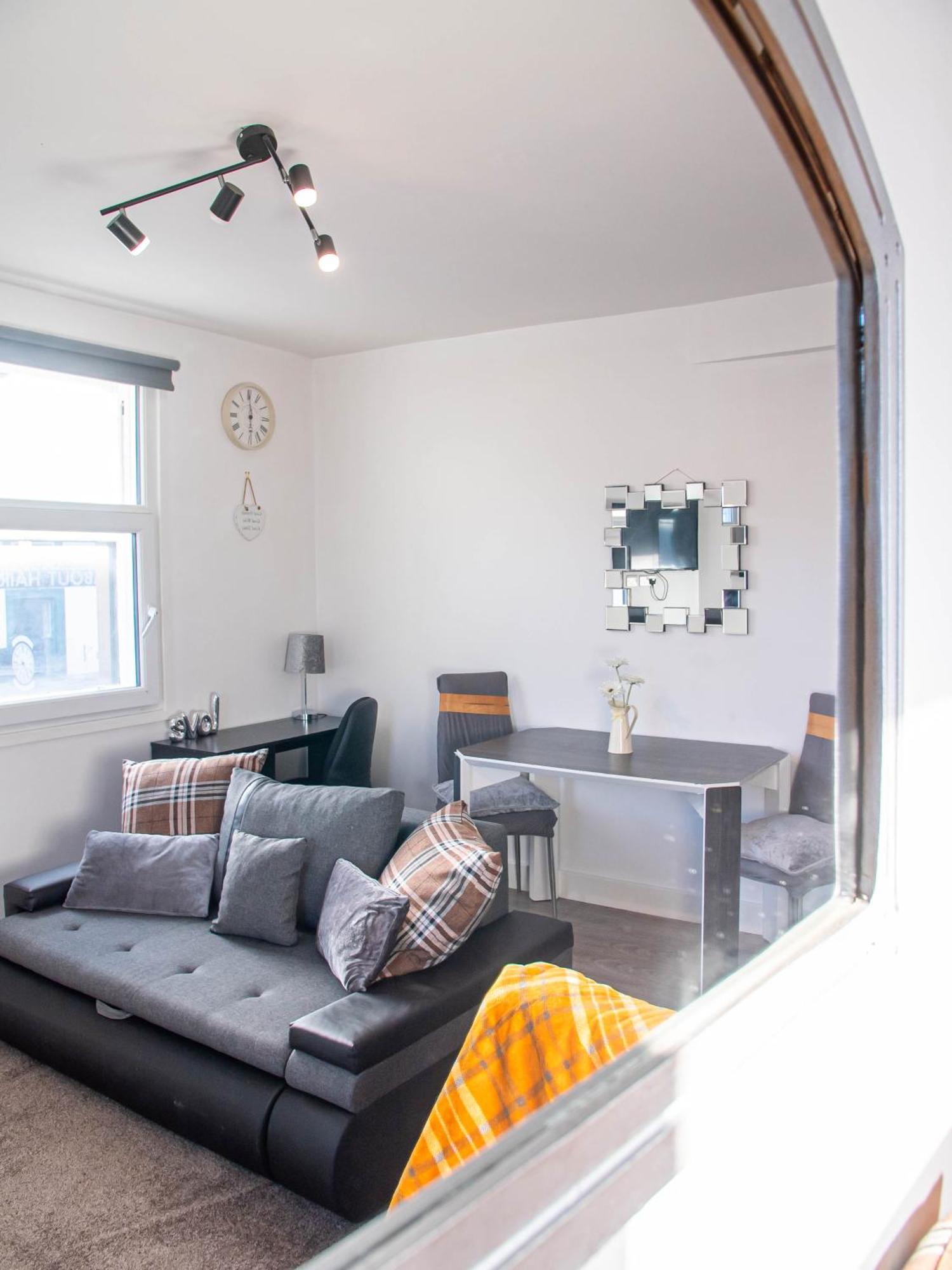 The Heart Of Huddersfield Hideaway Apartman Kültér fotó