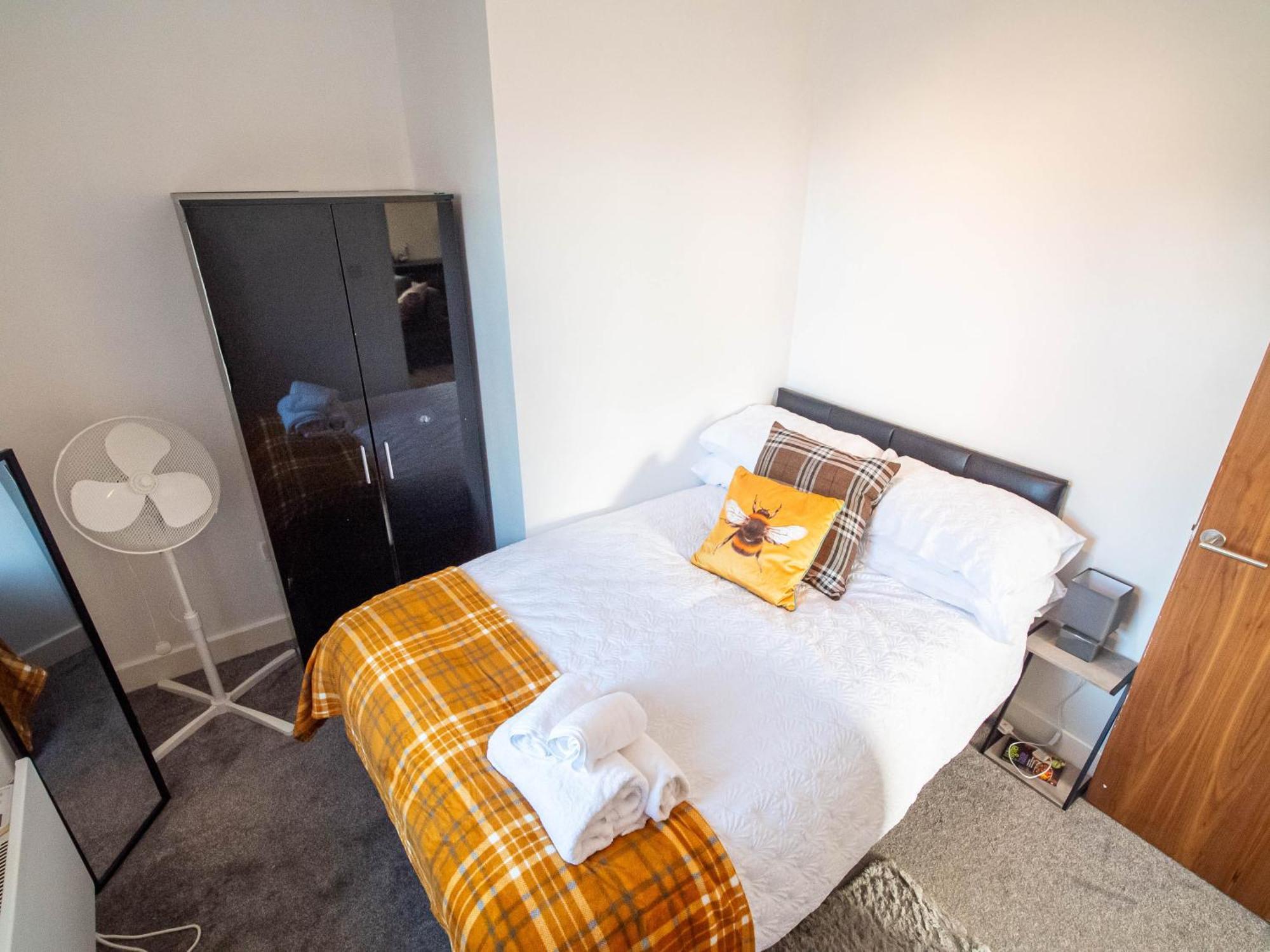 The Heart Of Huddersfield Hideaway Apartman Kültér fotó